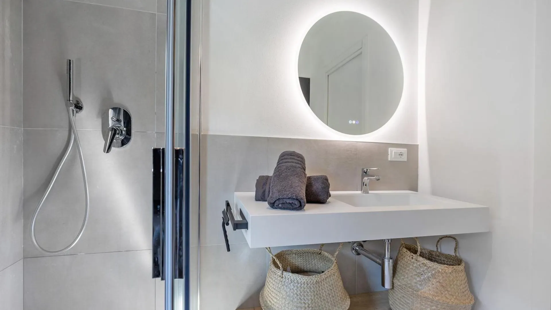Villa Luma With Private Pool Lazise 0*,