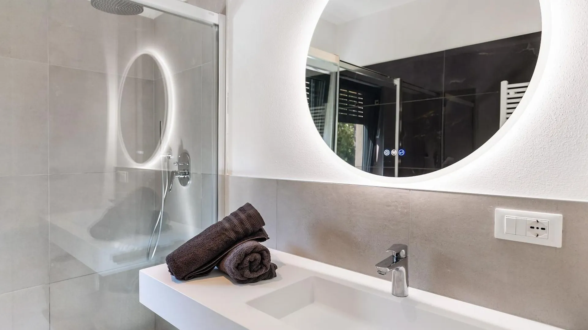 Villa Luma With Private Pool Lazise Italy